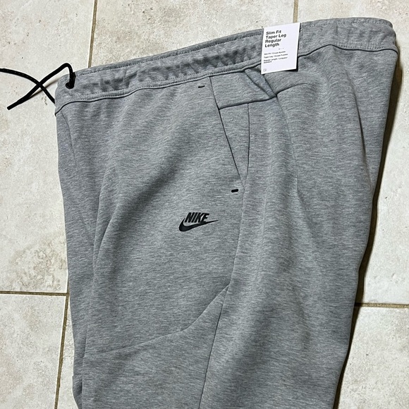 Men's Nike Sportswear Tech Fleece Gray Jogger Pants new with tags CU4495-063 - Picture 7 of 8